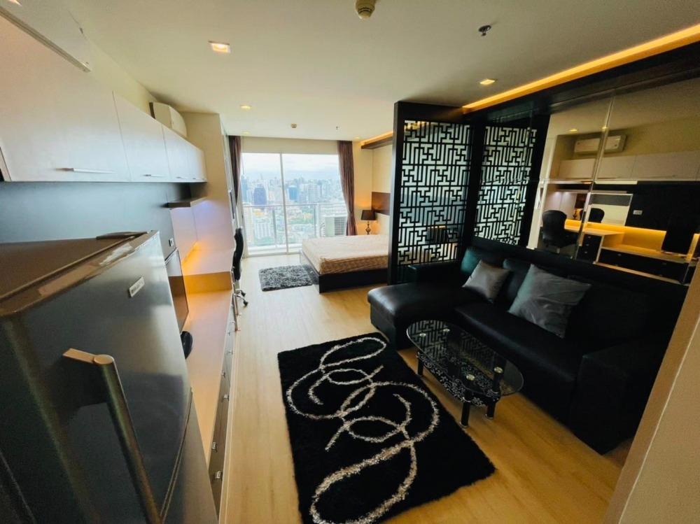 For Rent : Sky Walk Residences  สกาย วอล์ค เรสซิเดนซ์ ((Close to BTS Prakanong))AS-02  Line : @condo66