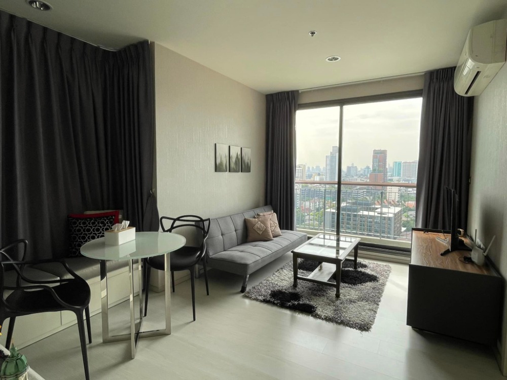 FOR RENT : RHYTHM Sukhumvit 42 ริธึ่ม สุขุมวิท 42 ( BTS Ekkamai )AS-02 Line id : @condo66