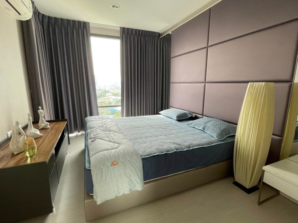 FOR RENT : RHYTHM Sukhumvit 42 ริธึ่ม สุขุมวิท 42 ( BTS Ekkamai )AS-02 Line id : @condo66