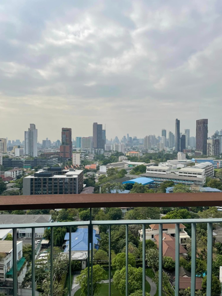 FOR RENT : RHYTHM Sukhumvit 42 ริธึ่ม สุขุมวิท 42 ( BTS Ekkamai )AS-02 Line id : @condo66