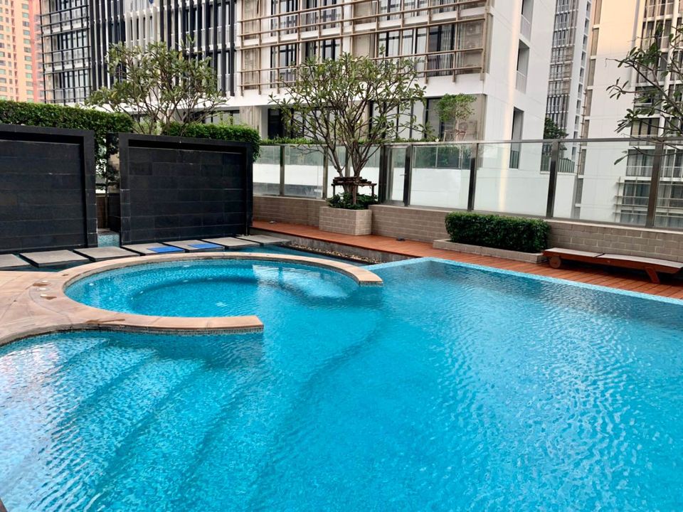 FOR RENT  :  Bright Sukhumvit 24  ไบร์ท สุขุมวิท 24 ((BTS Phompong))AS-02 ID Line : @condo66