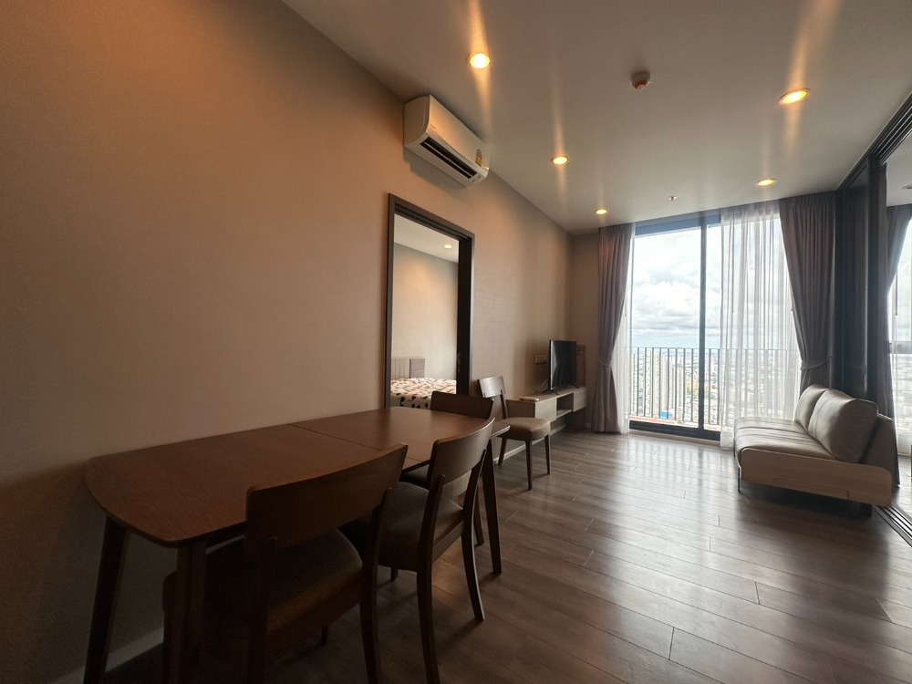 FOR RENT   :  Whizdom Essence Sukhumvit วิสซ์ดอม เอสเซ้นส์ สุขุมวิท ((BTS Punnawithi ))AS-02 Line id : @condo66