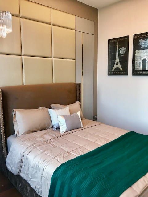 An ultra Luxury fully fitted condo for Rent at Diplomat 39 Phrom Pong  (Rt-01)  * Diplomat 39 Phrom Pong, Bangkok * High floor : 25th Floor,  * 3 Bedroom + 4 bath room, 152 sq. Mtr. * 2 Balconies with one Large Balcony,