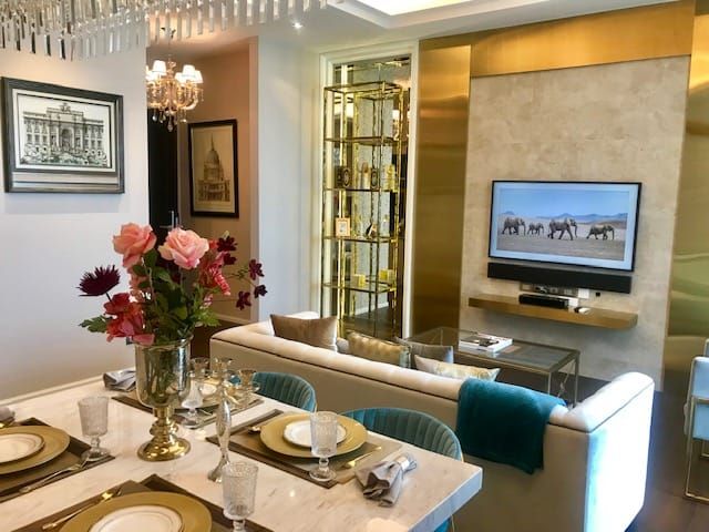 An ultra Luxury fully fitted condo for Rent at Diplomat 39 Phrom Pong  (Rt-01)  * Diplomat 39 Phrom Pong, Bangkok * High floor : 25th Floor,  * 3 Bedroom + 4 bath room, 152 sq. Mtr. * 2 Balconies with one Large Balcony,