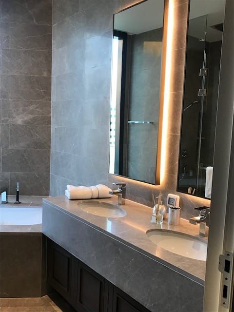 An ultra Luxury fully fitted condo for Rent at Diplomat 39 Phrom Pong  (Rt-01)  * Diplomat 39 Phrom Pong, Bangkok * High floor : 25th Floor,  * 3 Bedroom + 4 bath room, 152 sq. Mtr. * 2 Balconies with one Large Balcony,